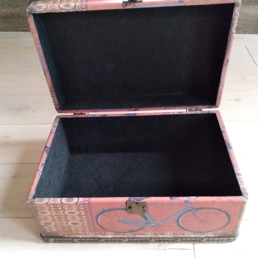 Unique Storage Box - Picture 6 of 12